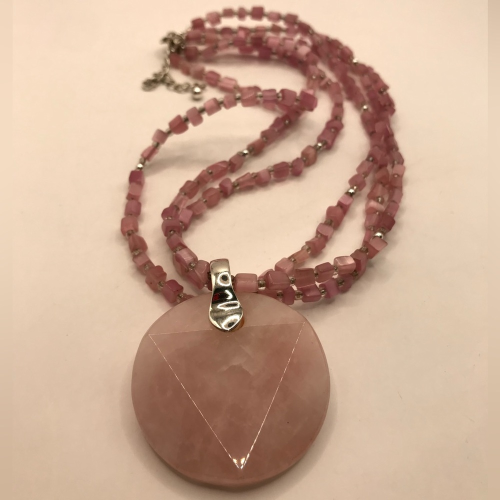 Premier Designs Shell & Rose Quartz Pendant Necklace - Picture 5 of 11